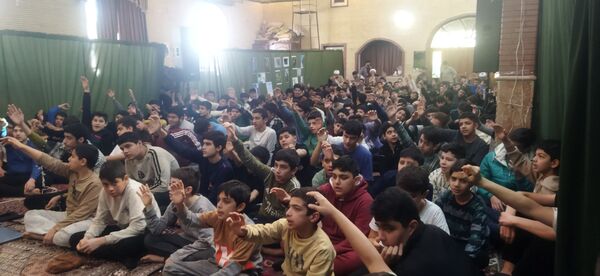 اعتکاف دانش‌آموزی در مرند با حضور حجت‌الاسلام بختیار بایرام اُف