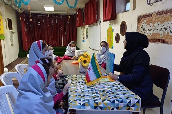 زنگ تفریح در دبستان سارا شهرستان ملارد با کتاب شیرین‌تر شد