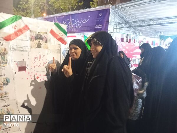 اثر انگشت هایی که تابلو خونخواهی شهیدان  را کامل کردند 