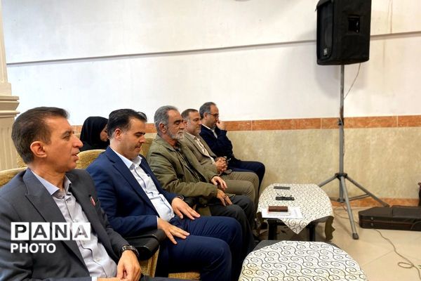 پژوهشگران نوجوان پیشوا روی سکوی افتخار