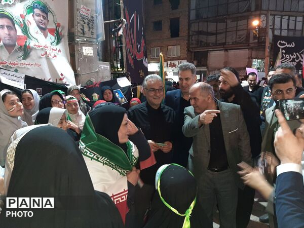 نمایش وفاداری گالیکشی‌ها در سی‌امین قرار
