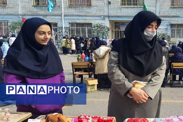 برگزاری بازارچه اقتصادی در دبیرستان شاهد تکتم