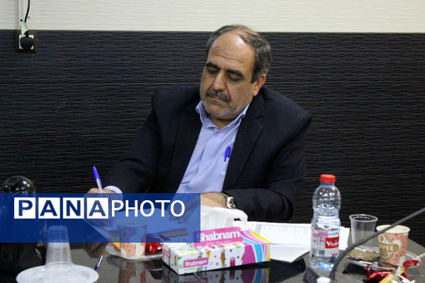 نشست تخصصی کارشناسان سواد آموزی استان بوشهر