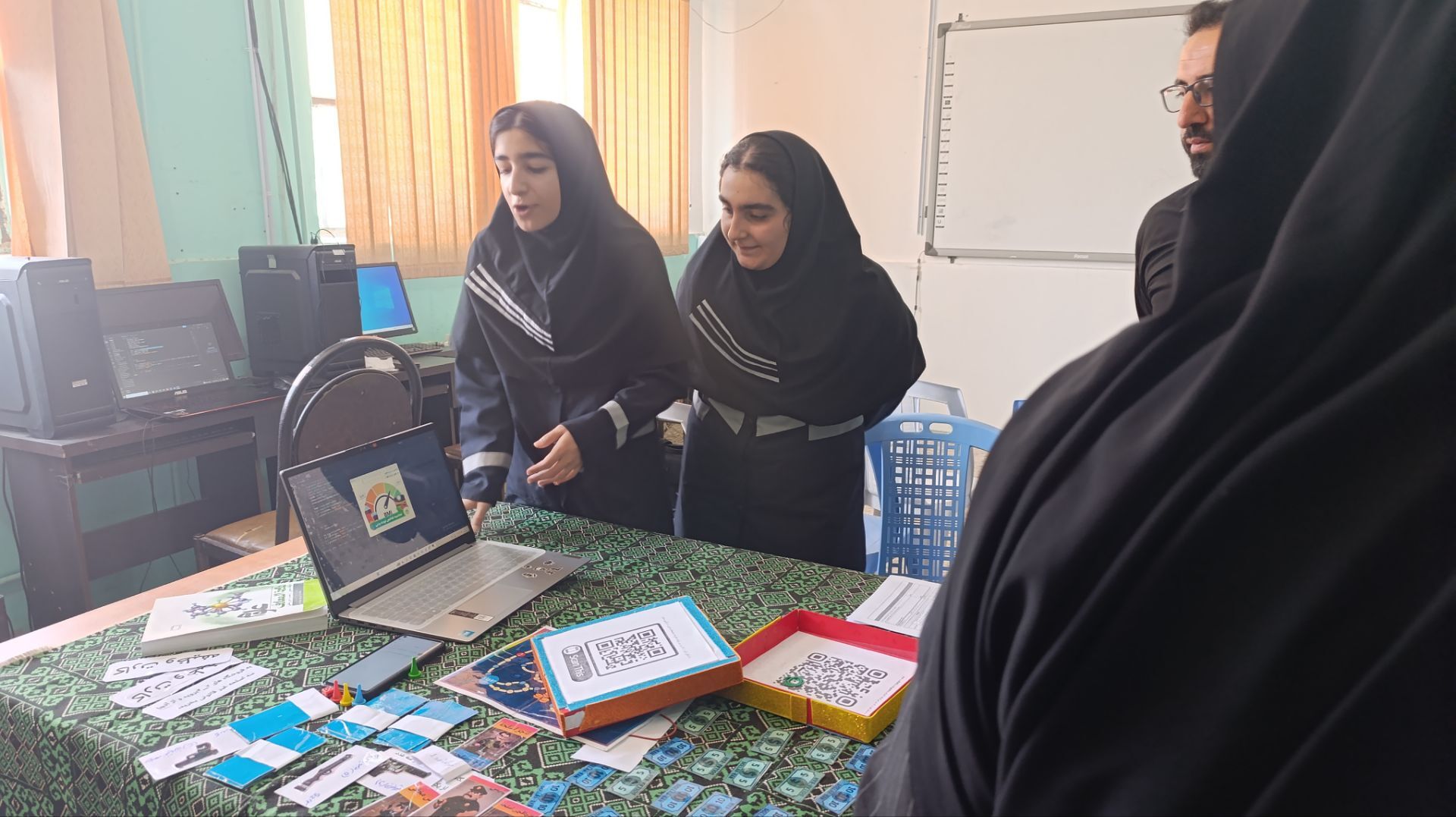 برگزاری کارگاه آموزشی و تمرینی جشنواره خوارزمی در پژوهش‌سرای آیندگان پلدختر