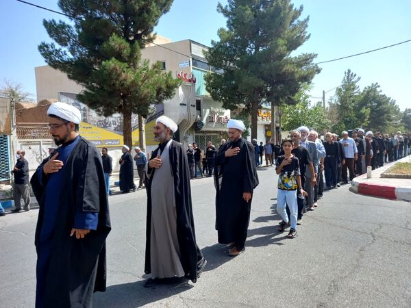 حضور دانش‌آموزان و فرهنگیان تربت‌جامی در عزاداری اربعین حسینی