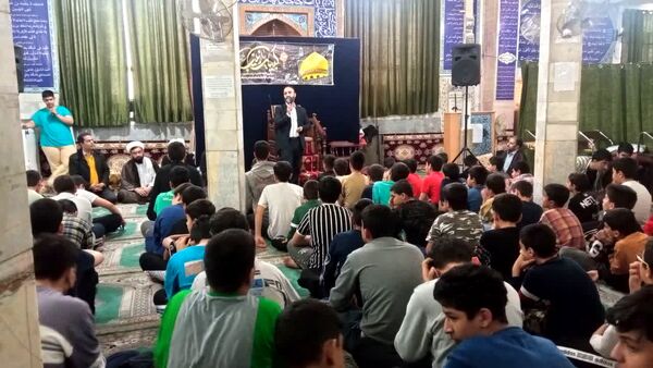 اعتکاف دانش‌آموزان دبیرستان شهید بابایی منطقه ۱۵ 