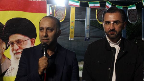 بازدید قائم‌مقام سازمان دانش‌آموزی از غرفه شهدای دانش‌آموز ورامین