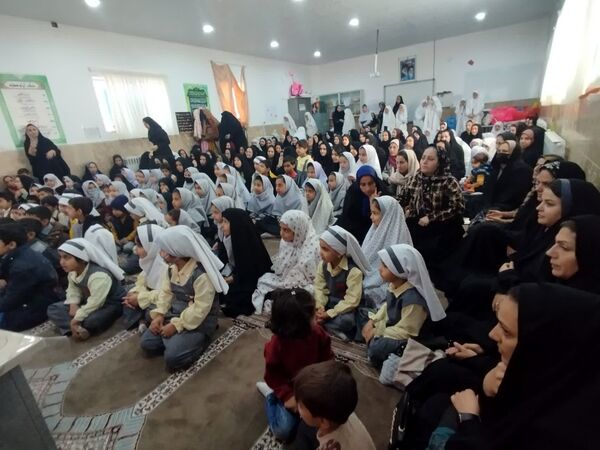 جشن مادر و دختری  در مدرسه تکتم خلیل آباد 