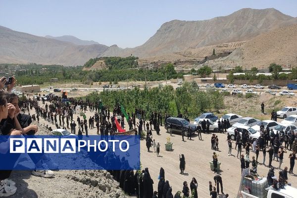 آئین با شکوه عزاداری آقا اباعبدالله الحسین (ع)در روز عاشوراحسینی