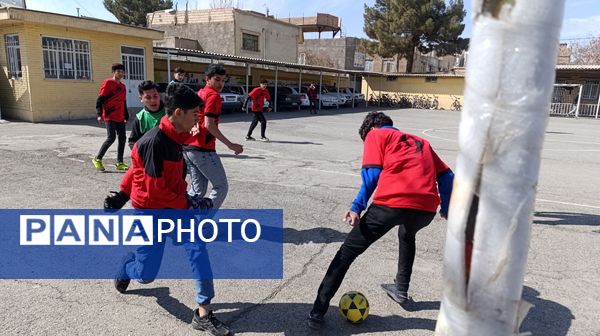 مسابقات درون مدرسه‌ای فوتسال در دبیرستان امام رضا (ع) نیشابور 