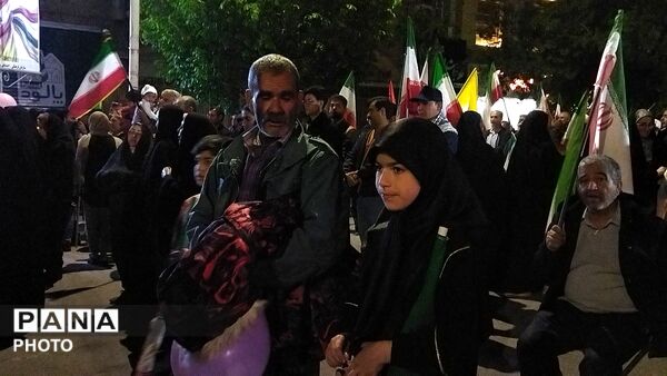 دختران نیشابوری در صف اول تجمعات-۳