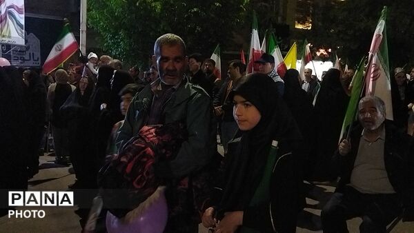 دختران نیشابوری در صف اول تجمعات-۳