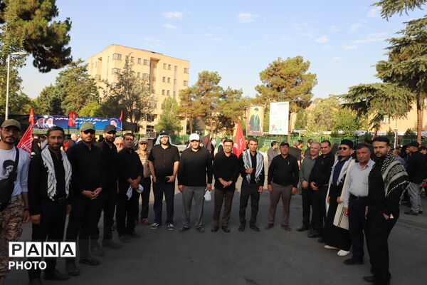 حضور کاروان فرهنگیان استان چهارمحال و بختیاری در مراسم تشییع رهبر شهید