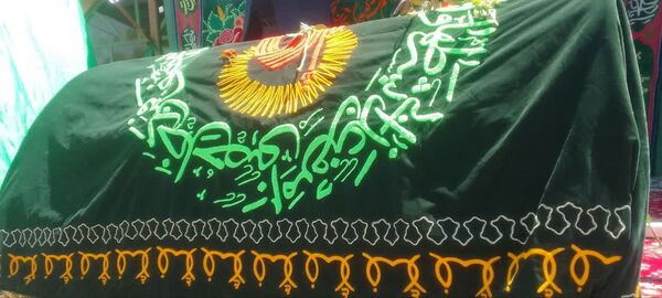 خیابان‌های بن، رنگ ماتم گرفت: تشییع نمادین پیکر امام هشتم