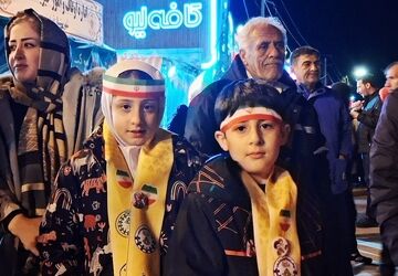 وقتی نسل آینده، پرچم ایران را به دوش می‌کشد