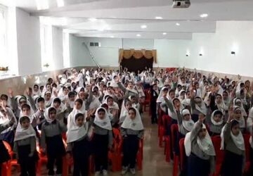 جشنی برای ظهور در مدرسه 22 بهمن آباده