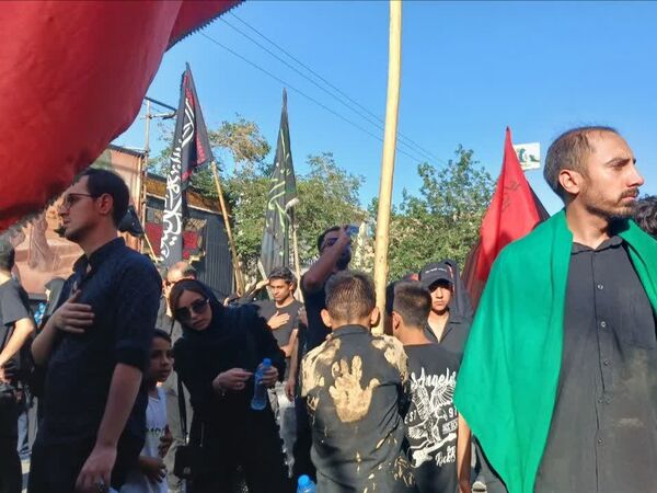 اجتماع عظیم عاشقان حسینی در مراسم خیمه سوزان