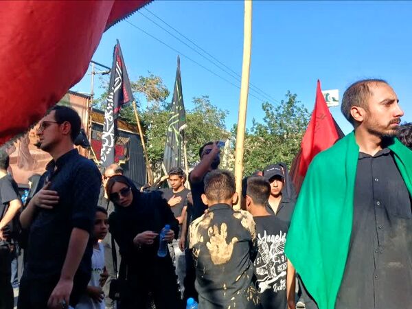 اجتماع عظیم عاشقان حسینی در مراسم خیمه سوزان