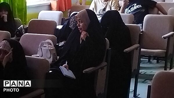 اولین جلسه از آموزش ساخت مستند و تولید محتوا در کانون مهر تابان 