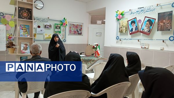 اولین مجمع عمومی اولیا و مربیان در دبیرستان شاهد ارض اقدس 