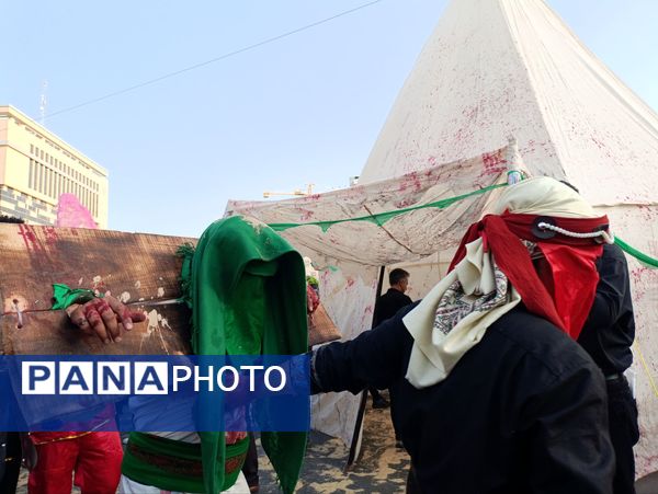 حال و هوای حرم رضوی و خیابان های اطراف آن در عاشورای حسینی