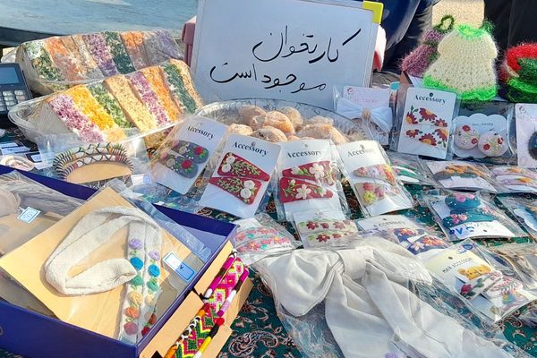 بازارچه کارآفرینی در دبیرستان حجاب