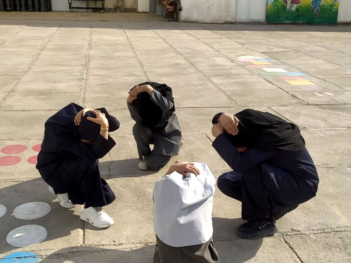 مانور زلزله در دبستان شهید نجفی فدافن