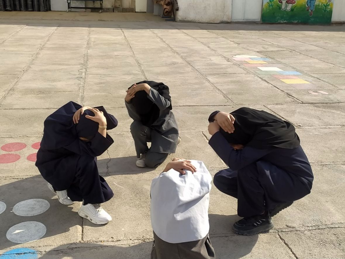 مانور زلزله در دبستان شهید نجفی فدافن