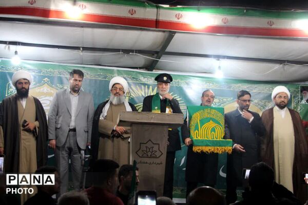 تجلیل از خانواده شهدا با کاروان «زیر سایه خورشید» در شهرستان ساوجبلاغ