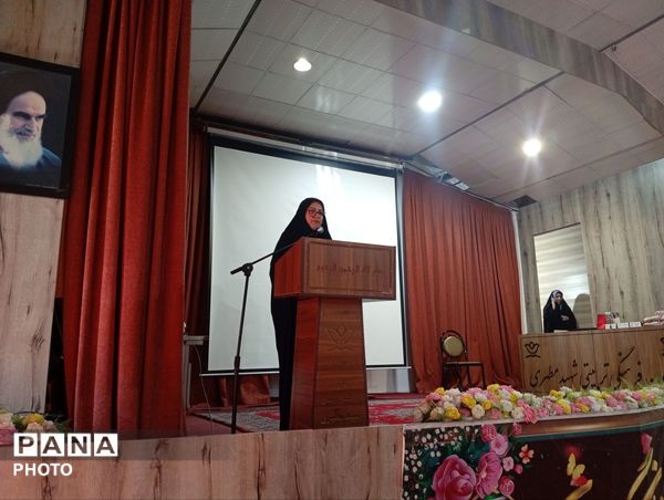 تجلیل از تئاتر دانش‌آموزی  و خبرنگاران پانا در کانون شهید مطهری شهرستان ساوجبلاغ 