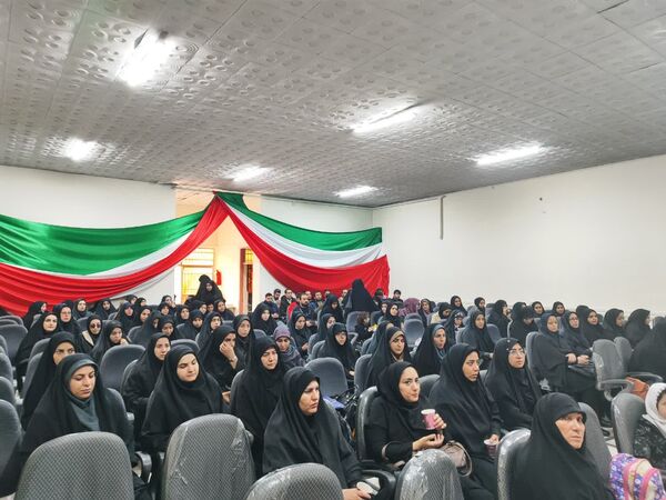 برگزاری کارگاه آموزشی معلم تحول آفرین در دبیرستان مشکوه نور