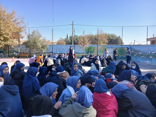 بیست‌وهفتمین مانور سراسری زلزله و ایمنی در مدرسه شهید دهقان ناحیه 2 یزد