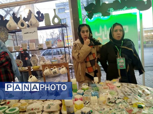 برگزاری نمایشگاه نوروزی ارغوان در فاروج