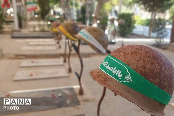 دانش‌آموزان اسلامشهر در گلزار شهدا بهشت‌زهرا 