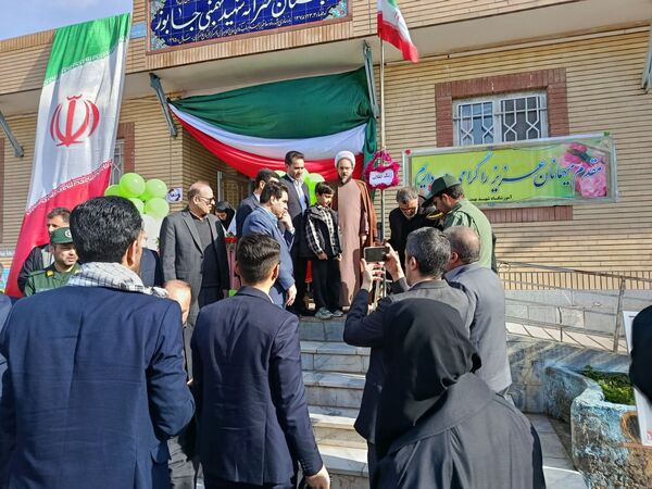 جشن انقلاب در مدرسه شهید بهمنی خلیل آباد