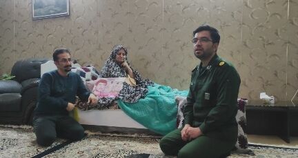 دیدار فرمانده حوزه مقاومت بسیج شهید رجایی شهر زیارت با خانواده شهید رضاعلی رضایی