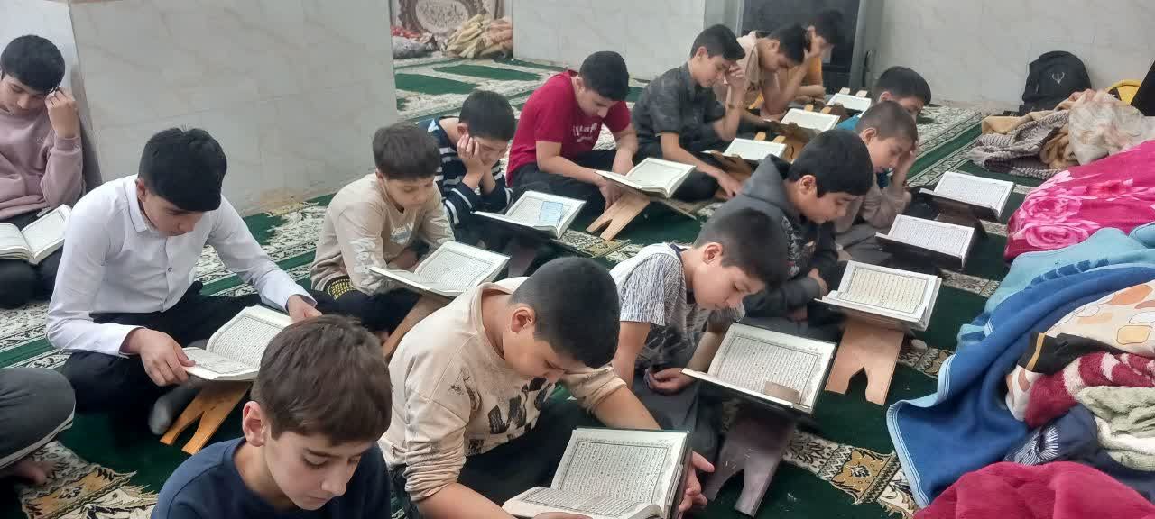 پایان اعتکاف در فدافن با زمزمه‌های نیایش و اشک شوق 