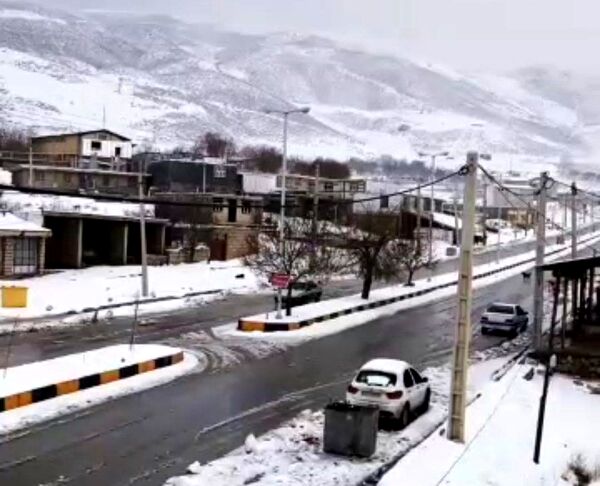 اولین برف پاییزی در شهرستان کوهرنگ