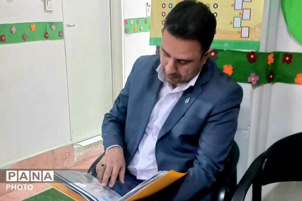 بازدید مدیر اداره تعلیم و تربیت شهرستانهای استان تهران از کودکستان فدک ناحیه دو شهرری 