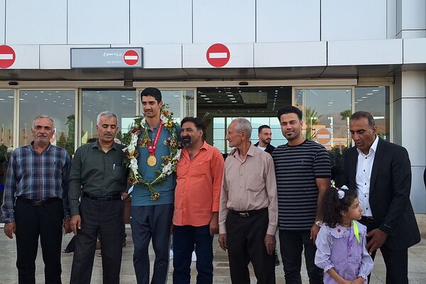 بازگشت قهرمانان با مدال طلای تکواندو کره جنوبی به شیراز