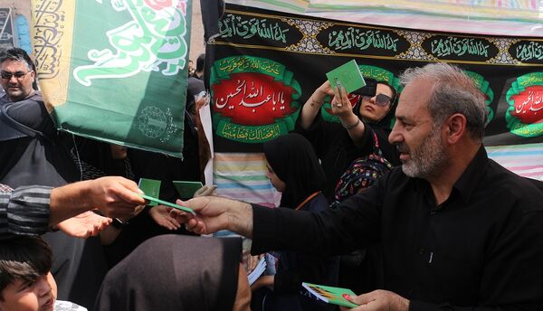 برپایی موکب سازمان دانش آموزی استان اردبیل در مراسم دلدادگان حسینی