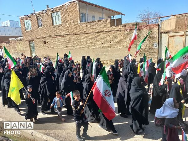 مادران و شکوفه‌های دستجرد در روز دختر به یاد میناب
