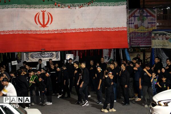 لبیک نوجوانان نظرآباد به ندای کربلا در آیین «احلی من العسل»