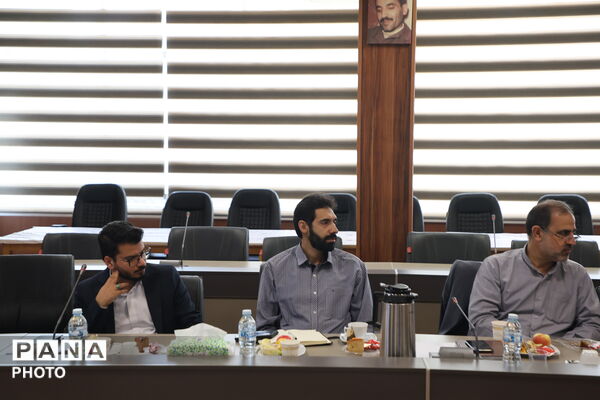 نشست تخصصی و راهبردی معاونان پرورشی مناطق ۱۹ گانه شهر تهران
