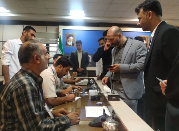 حضور مسئولان و مردم انقلابی شهرستان ملارد در پای صندوق‌های رأی