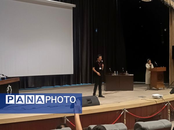 همایش روبیس شو با حضور رتبه‌های برتر کنکوری در نیشابور