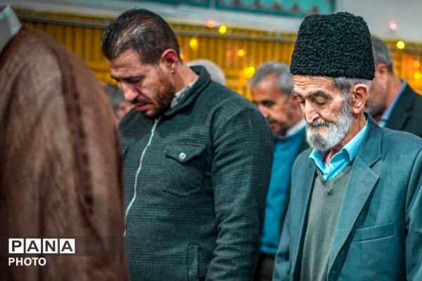 برپایی سفره افطاری در مسجد علی ابن ابیطالب نسیم‌شهر