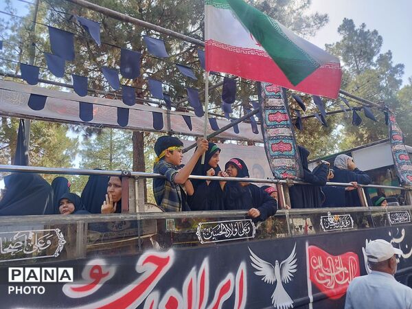 زائرانِ نرسیده به حریم؛ خروشِ اربعینی‌ها در قلبِ نیشابور