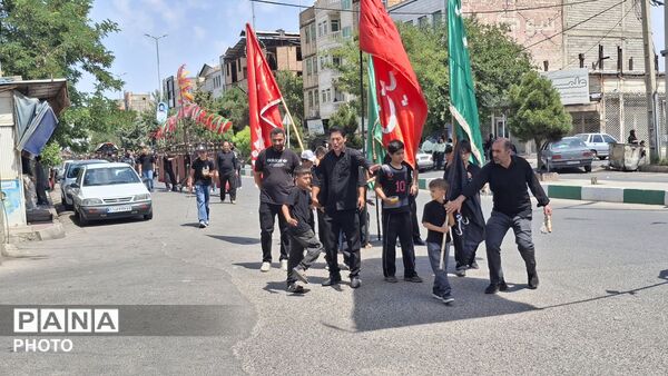 آیین عزاداری صبح تاسوعا در هیئت علی‌اکبر با حضور دانش‌آموزان