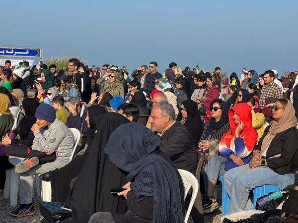 پیاده‌روی خانوادگی در بوشهر